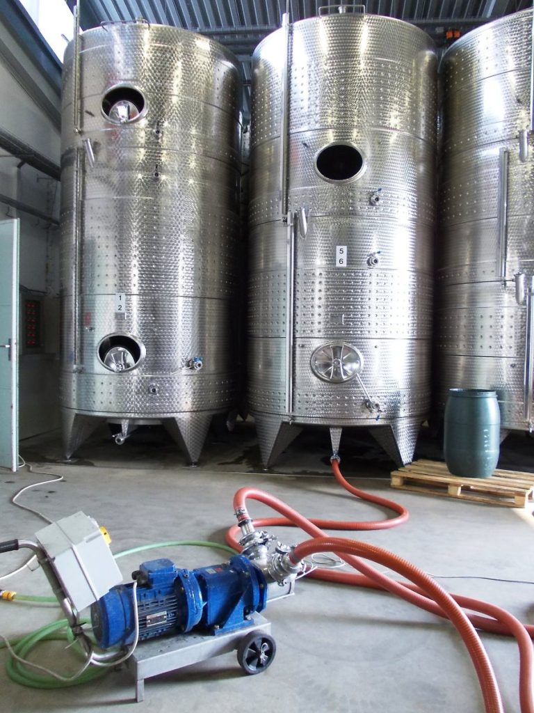 414768_354432381309977_1278873899_o