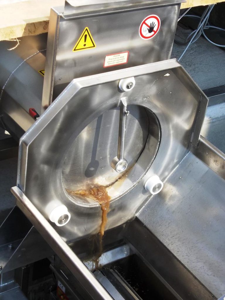 614538_354431851310030_1615197936_o